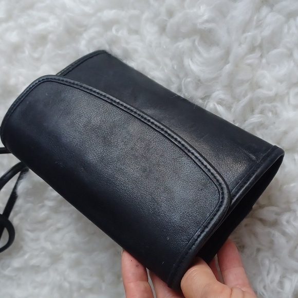 Vintage Coach Envelope Swing Wallet Model #4873. For Sale at  Vintage  Coach  crossbody  / wallet